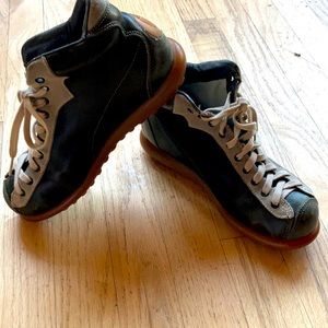 Camper Pelotas high top sneaker in EU size 35